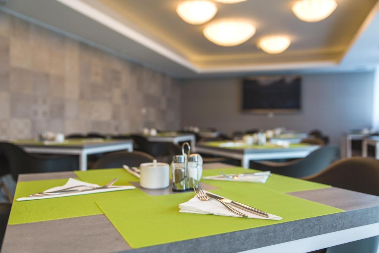 Hotel Quattro 슈체시네크 외부 사진